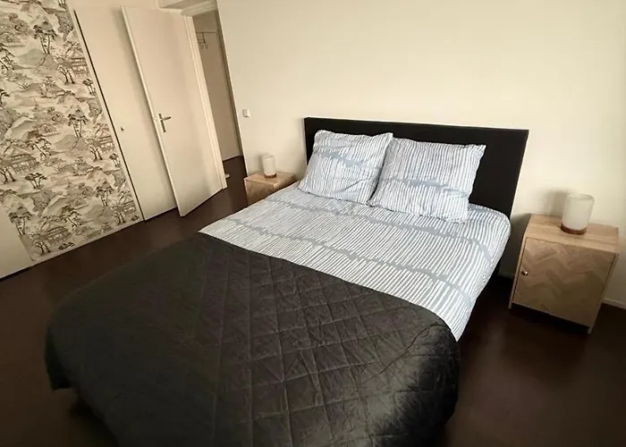Апартаменты 1 Bedroom In The Center Of *